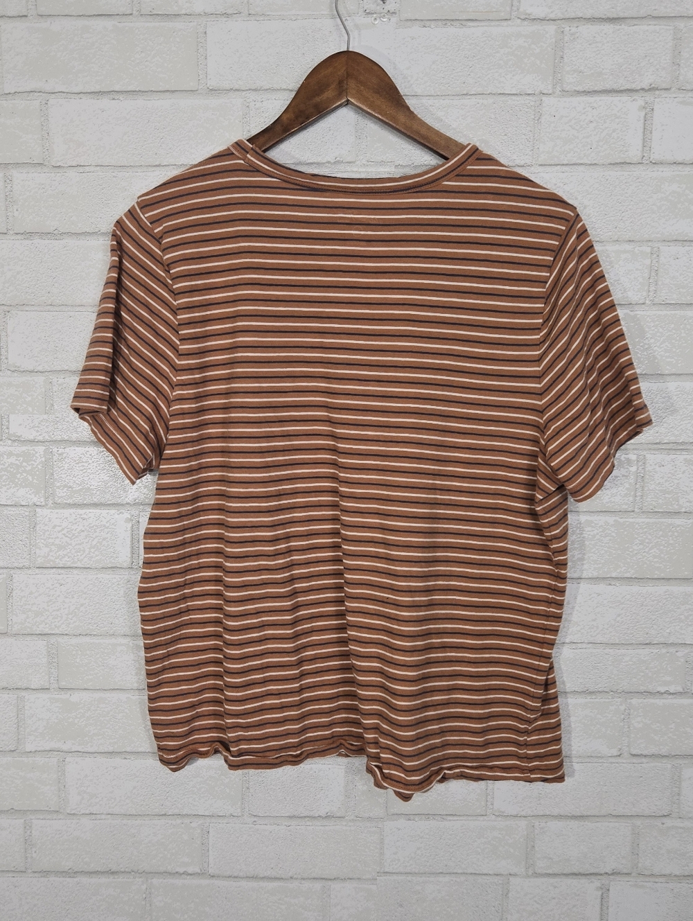 Universal Thread stripe tee - Picture 9 of 11